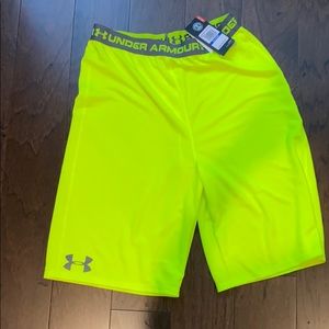 NWT Underarmour shorts boys size YXL